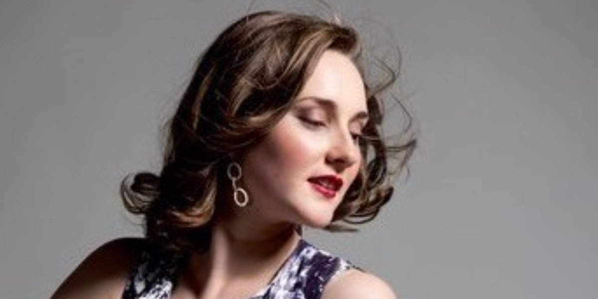 Event image for Lizzy Hoyt - Online Performance