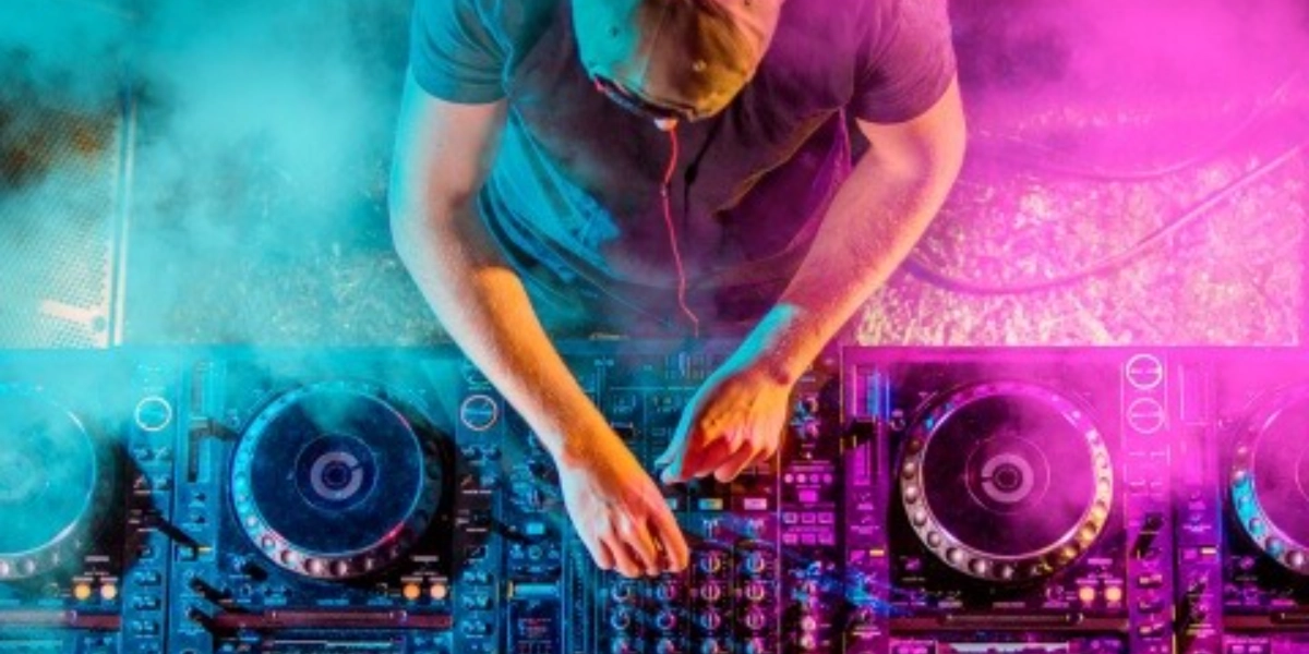 Event image for Long Weekend Sunday Party