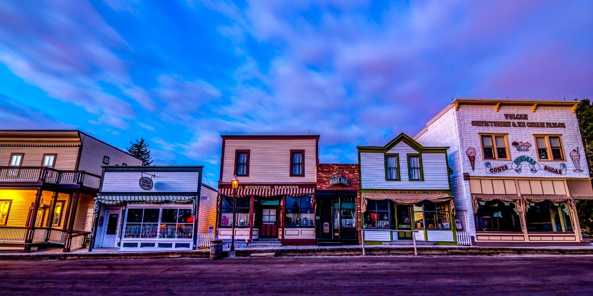 Event image for Adult Ghost Tours (16+)