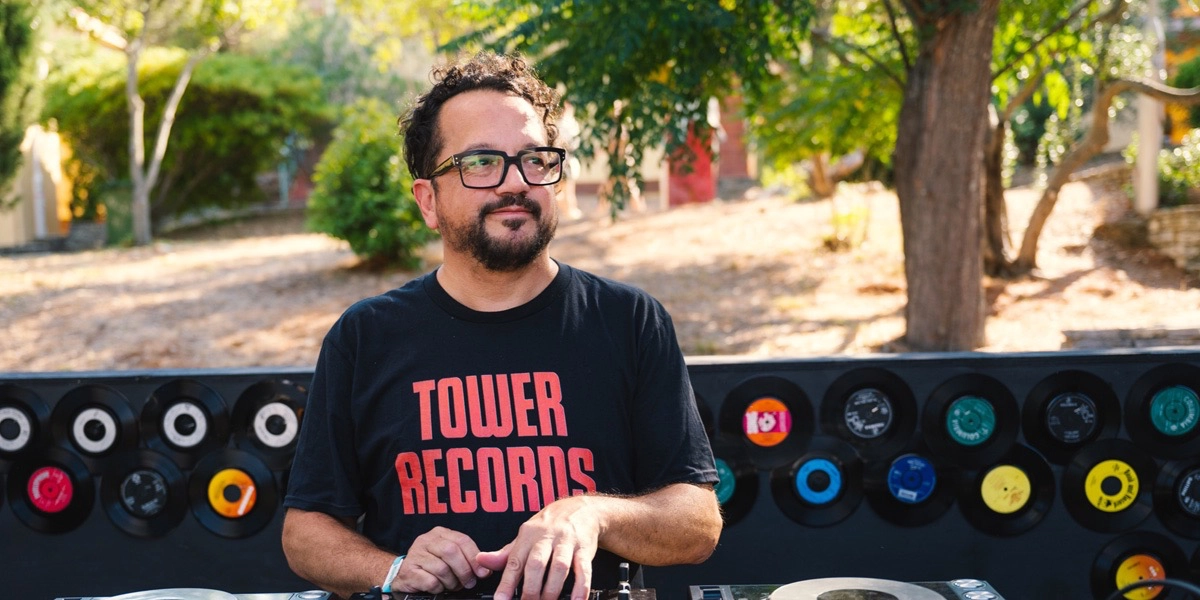 Event image for MARK FARINA live at The Queen's